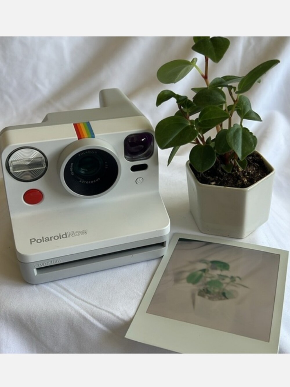 Polaroid Now White / Gray I Type Film Camera